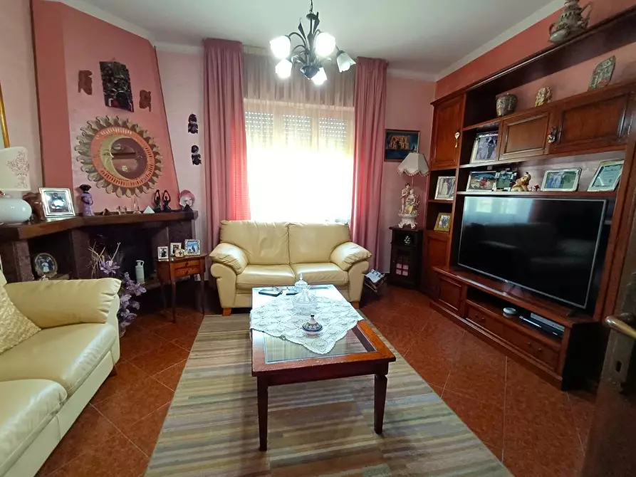 Immagine 37 di Villa in vendita  a Massa