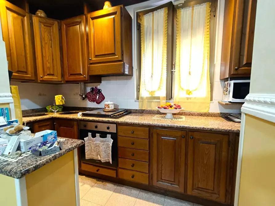 Immagine 24 di Villa in vendita  a Massa