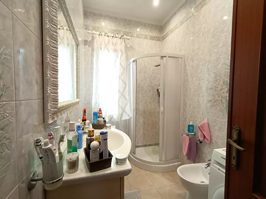 Immagine 14 di Villa in vendita  a Massa