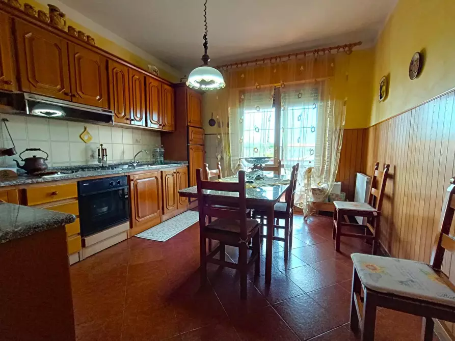 Immagine 39 di Villa in vendita  a Massa