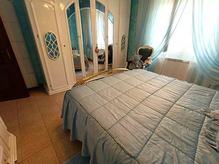 Immagine 19 di Villa in vendita  a Massa