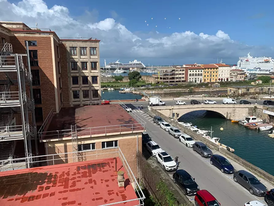 Immagine 24 di Appartamento in vendita  a Livorno