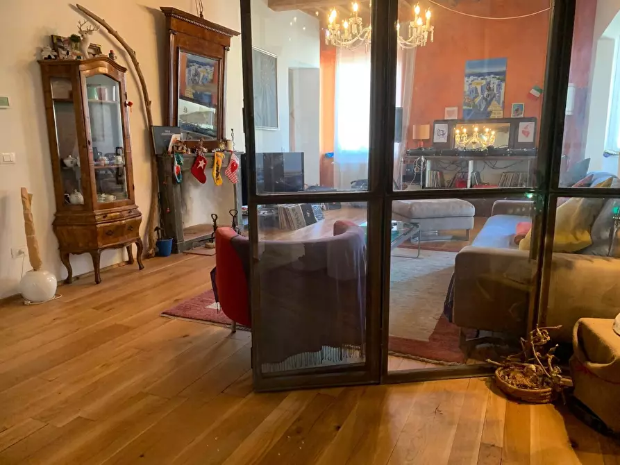 Immagine 17 di Appartamento in vendita  a Livorno