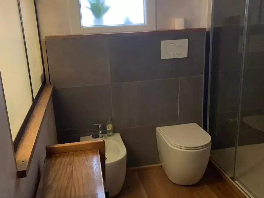 Immagine 51 di Appartamento in vendita  a Livorno