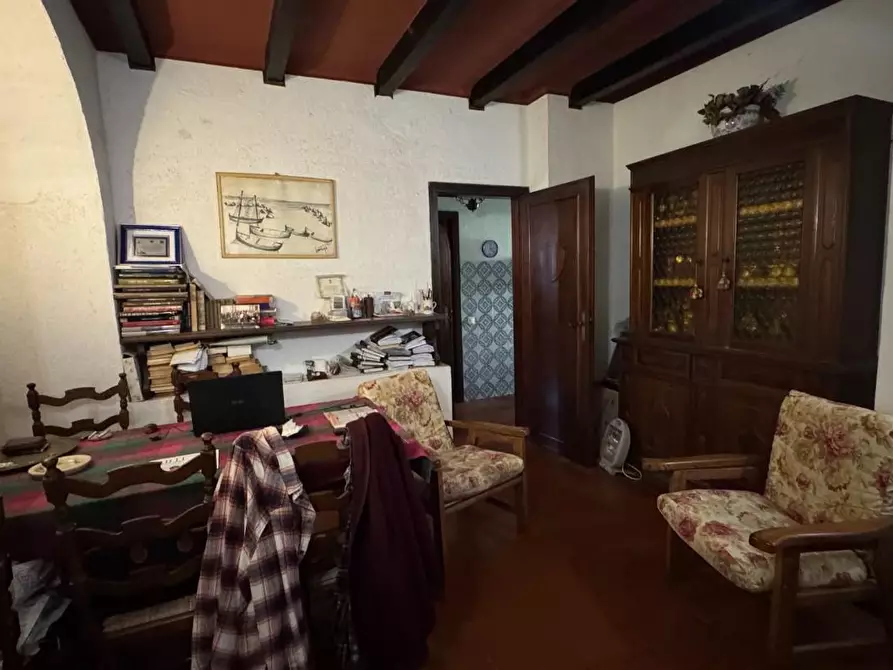 Immagine 22 di Villa in vendita  a Massa