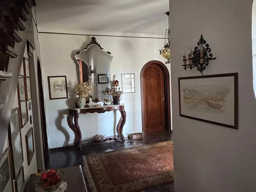 Immagine 37 di Villa in vendita  a Massa