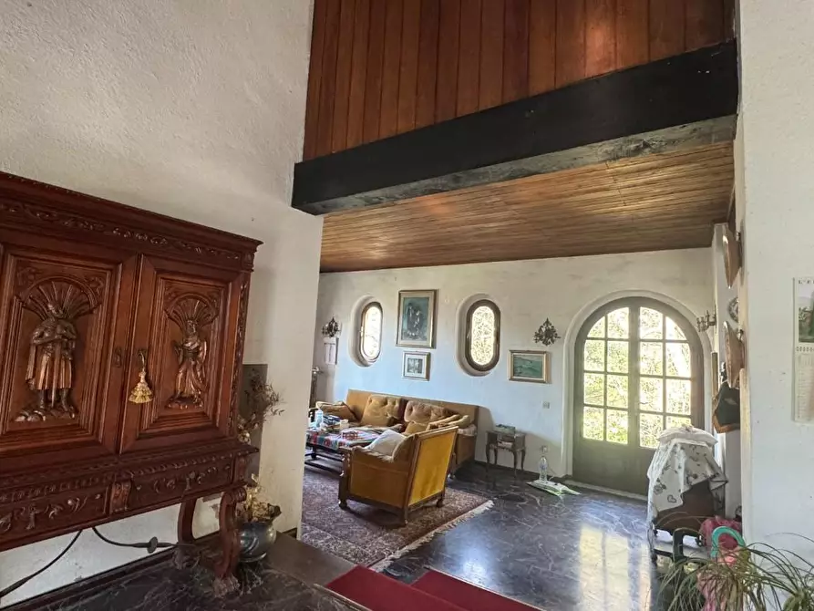 Immagine 16 di Villa in vendita  a Massa