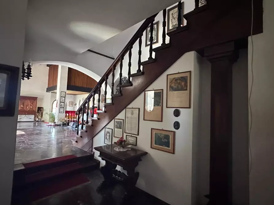 Immagine 19 di Villa in vendita  a Massa