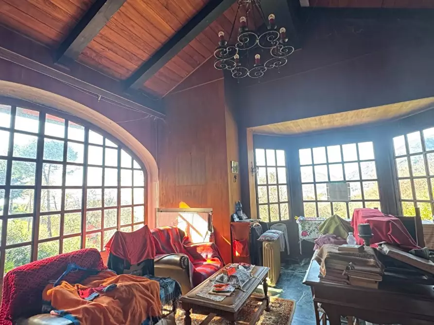 Immagine 12 di Villa in vendita  a Massa