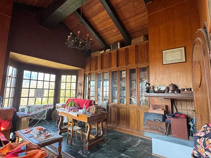 Immagine 10 di Villa in vendita  a Massa