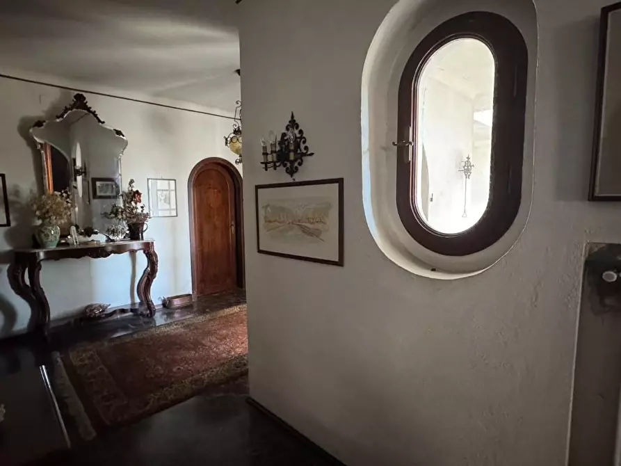 Immagine 18 di Villa in vendita  a Massa