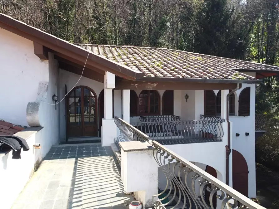 Immagine 44 di Villa in vendita  a Massa