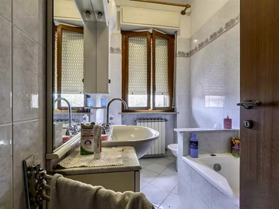 Immagine 12 di Villa in vendita  a San Giuliano Terme