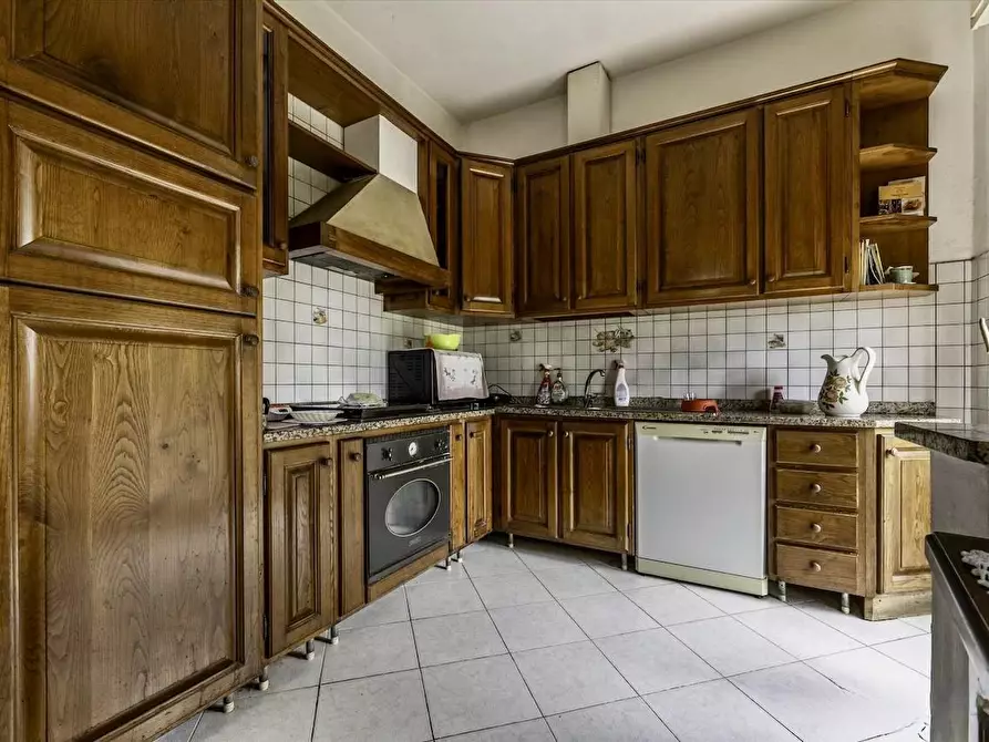 Immagine 10 di Villa in vendita  a San Giuliano Terme