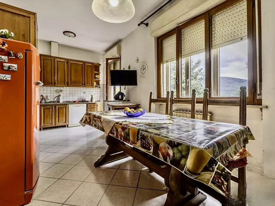 Immagine 9 di Villa in vendita  a San Giuliano Terme