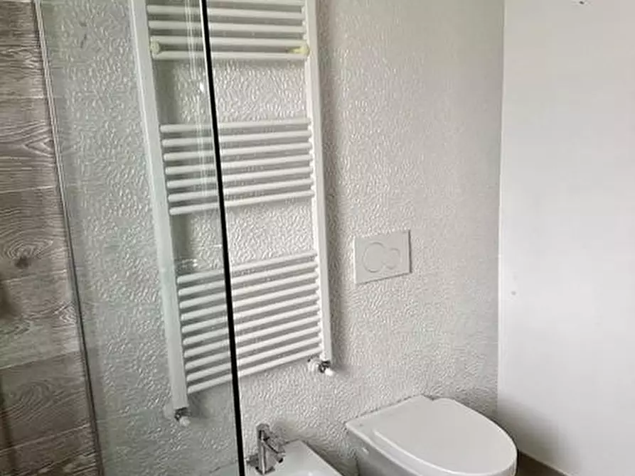 Immagine 4 di Appartamento in vendita  a Massa