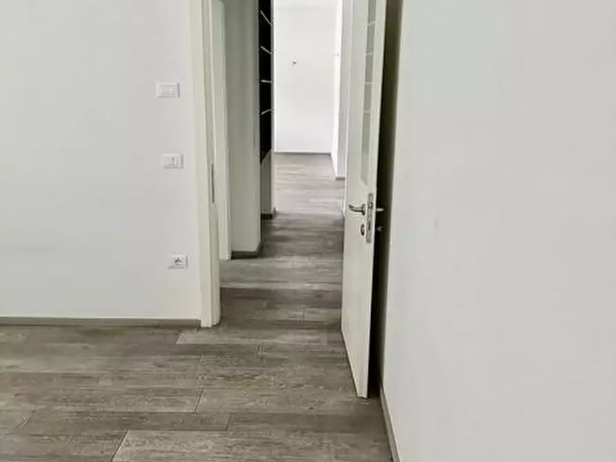 Immagine 3 di Appartamento in vendita  a Massa