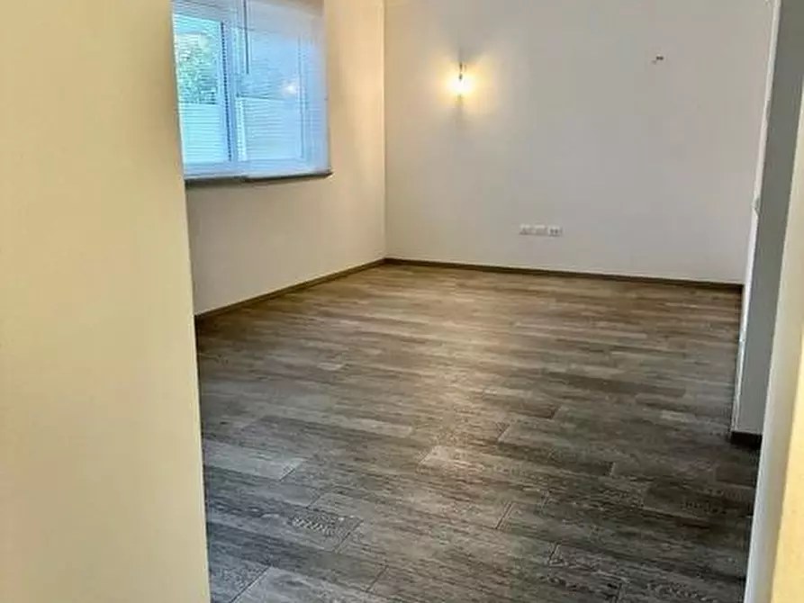 Immagine 9 di Appartamento in vendita  a Massa