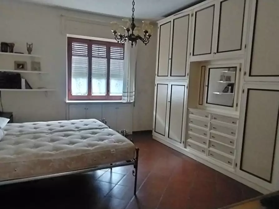 Immagine 25 di Casa indipendente in vendita  a Massa