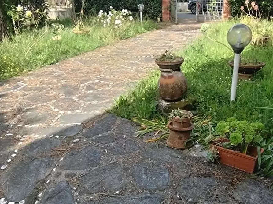 Immagine 8 di Casa indipendente in vendita  a Massa