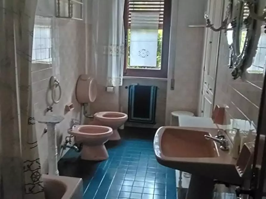 Immagine 18 di Casa indipendente in vendita  a Massa