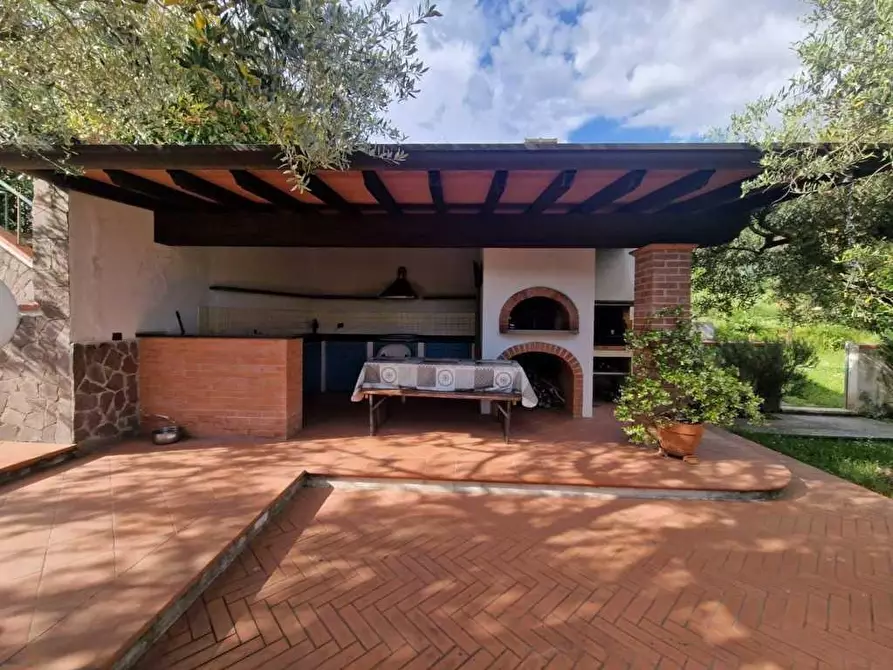 Immagine 34 di Villetta a schiera in vendita  a Carrara