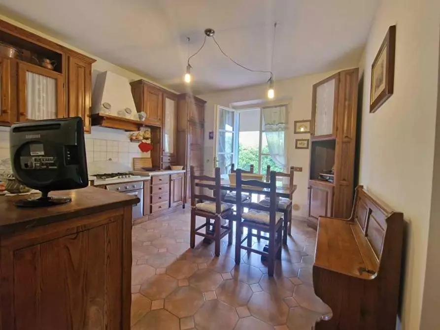 Immagine 18 di Villetta a schiera in vendita  a Carrara