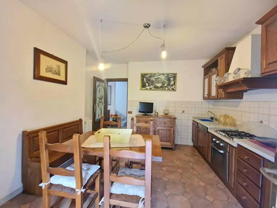 Immagine 19 di Villetta a schiera in vendita  a Carrara