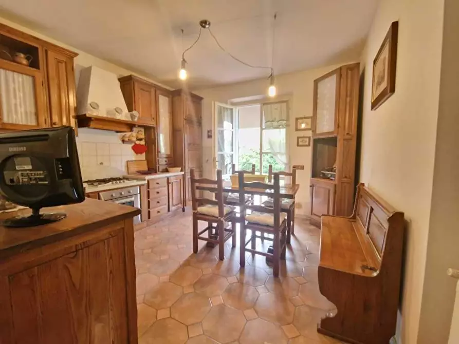 Immagine 17 di Villetta a schiera in vendita  a Carrara