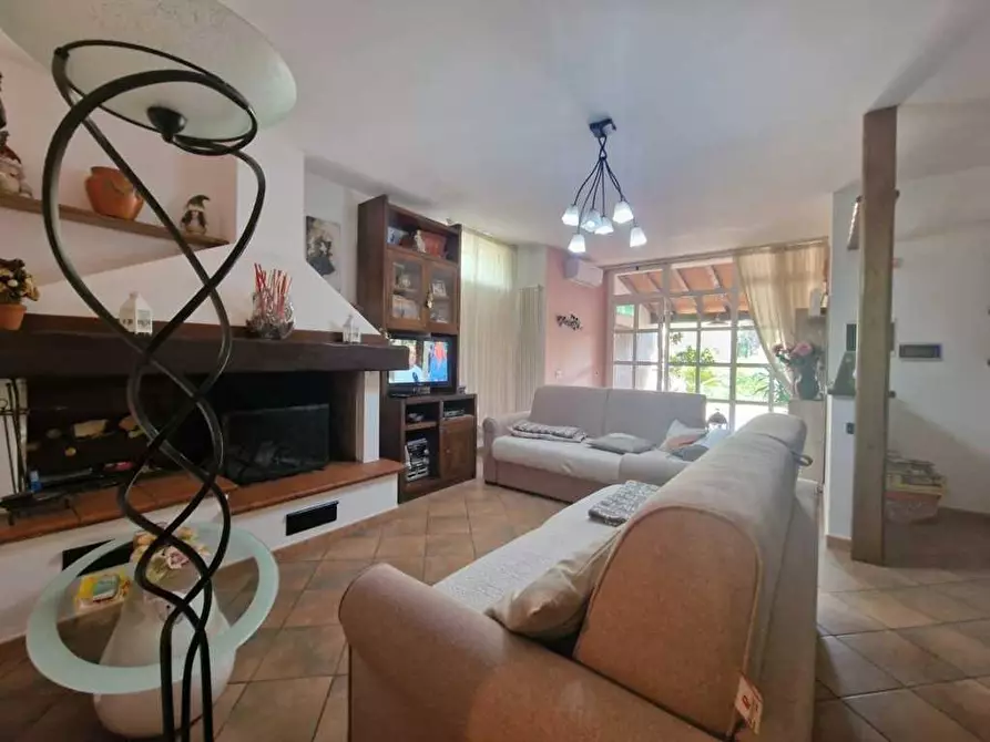 Immagine 8 di Villetta a schiera in vendita  a Carrara