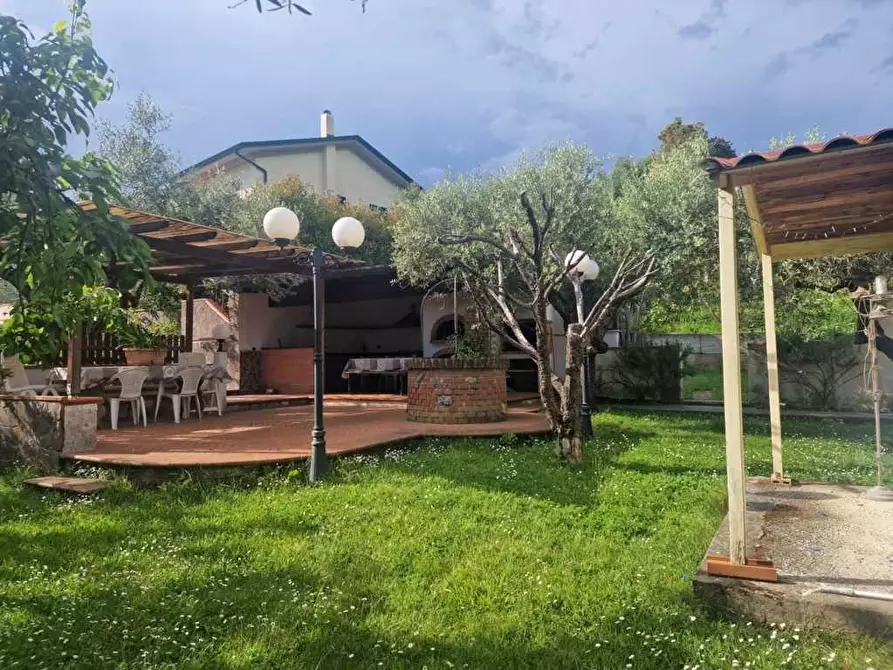 Immagine 5 di Villetta a schiera in vendita  a Carrara