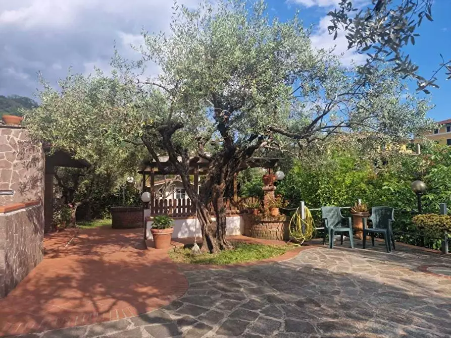 Immagine 37 di Villetta a schiera in vendita  a Carrara