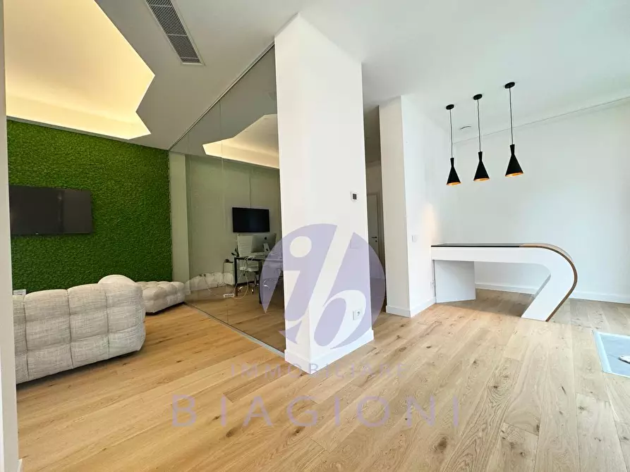 Immagine 37 di Casa bifamiliare in vendita  a Forte Dei Marmi