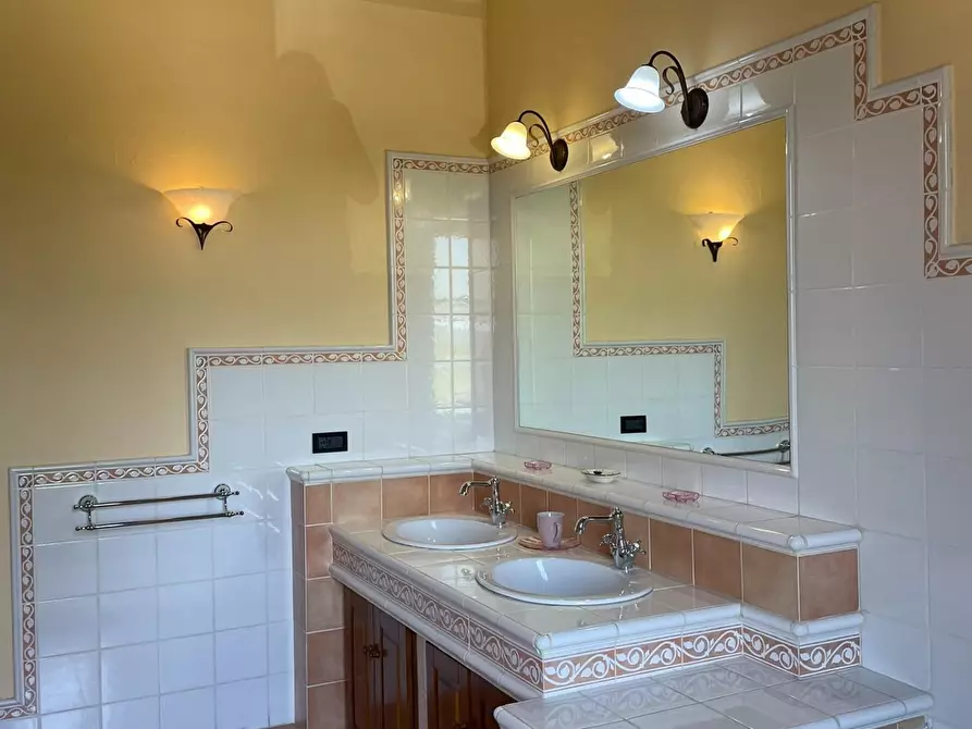 Immagine 58 di Villa in vendita  a Vinci