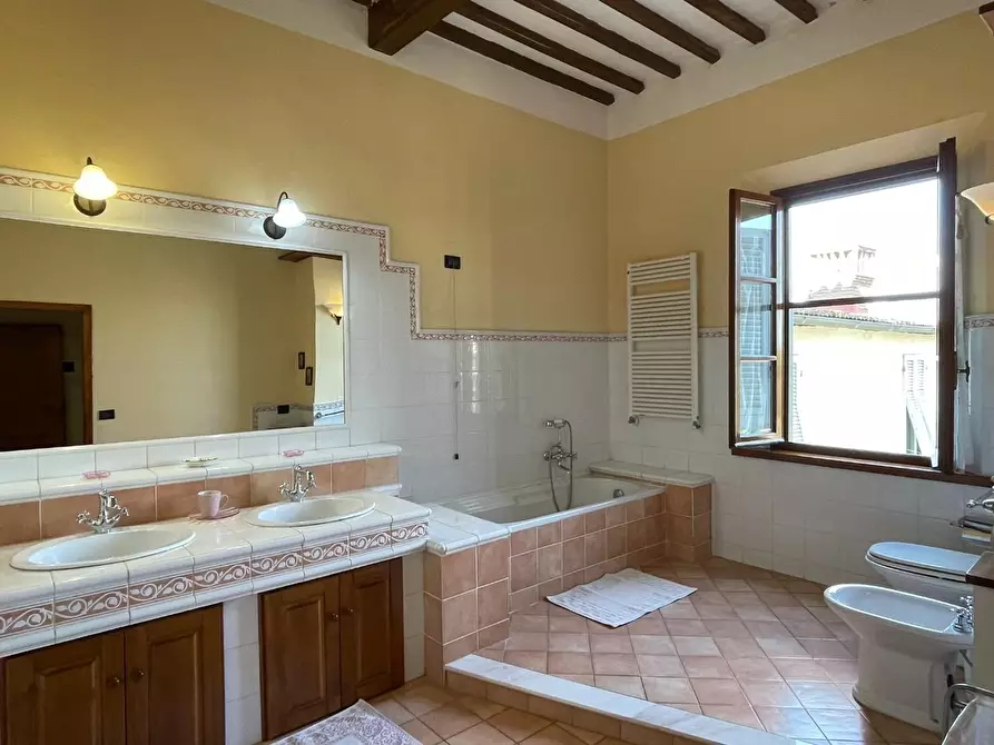 Immagine 28 di Villa in vendita  a Vinci