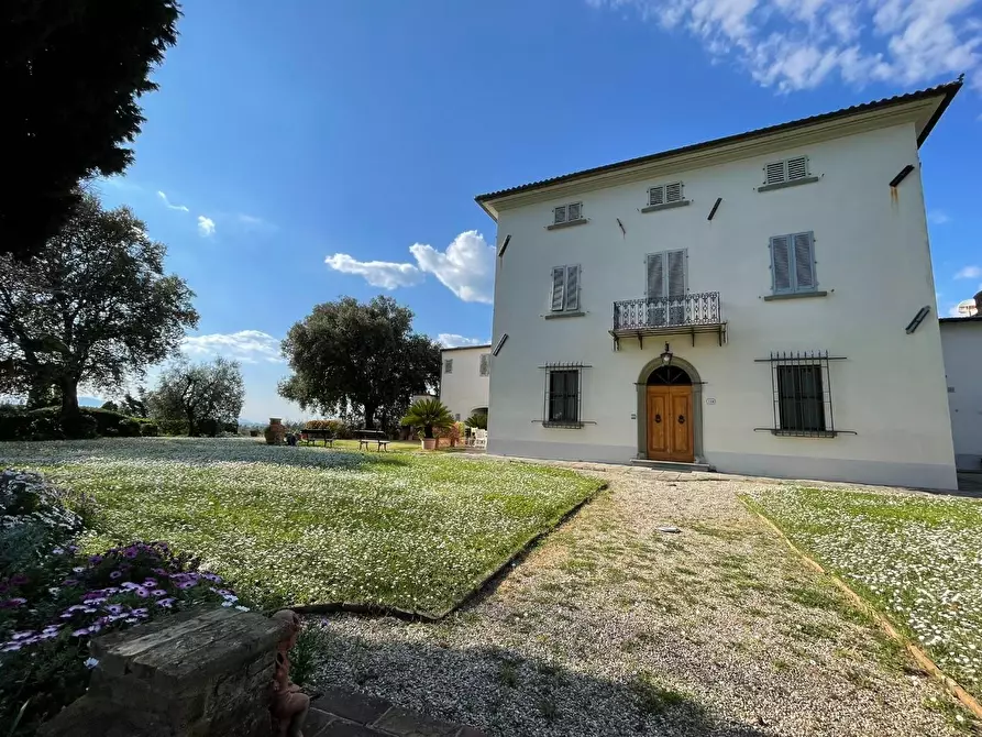 Immagine 11 di Villa in vendita  a Vinci