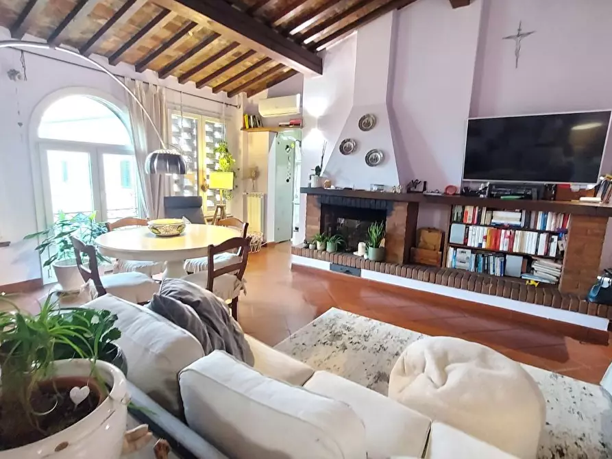 Immagine 1 di Casa trifamiliare in vendita  a Montecarlo