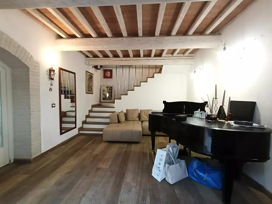 Immagine 1 di Porzione di casa in vendita  a Vinci