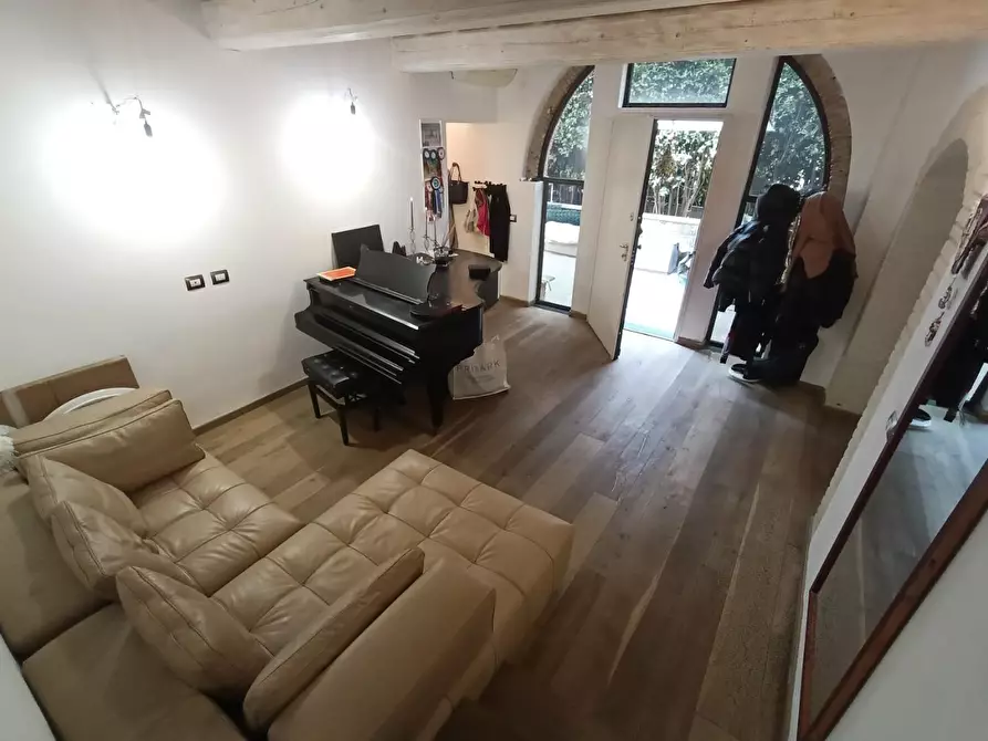 Immagine 2 di Porzione di casa in vendita  a Vinci