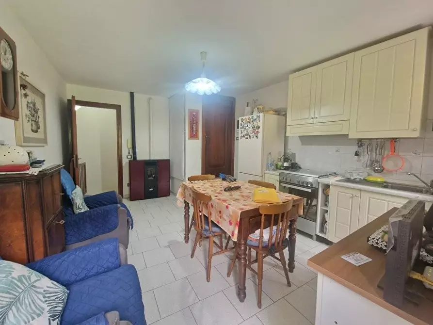 Immagine 9 di Casa semindipendente in vendita  a Carrara