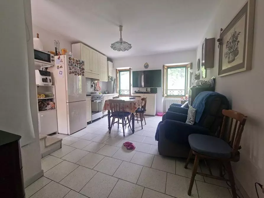 Immagine 13 di Casa semindipendente in vendita  a Carrara