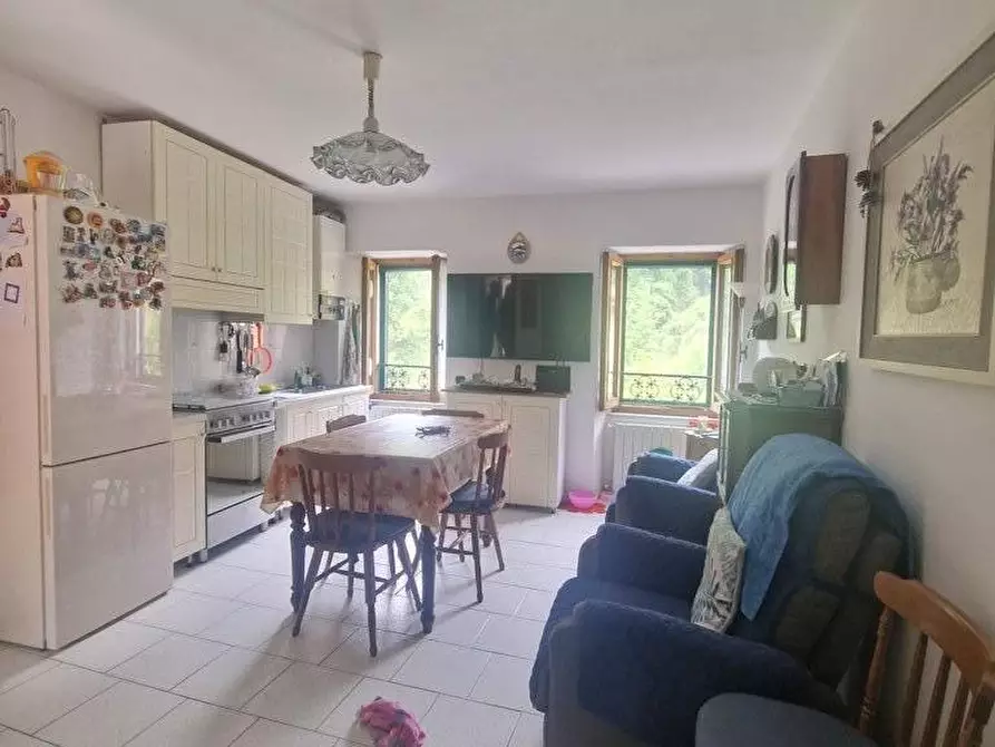 Immagine 11 di Casa semindipendente in vendita  a Carrara