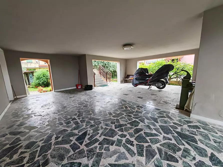 Immagine 16 di Casa indipendente in vendita  a Carrara