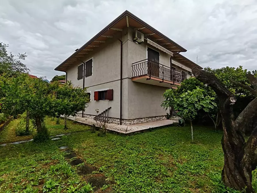 Immagine 20 di Casa indipendente in vendita  a Carrara
