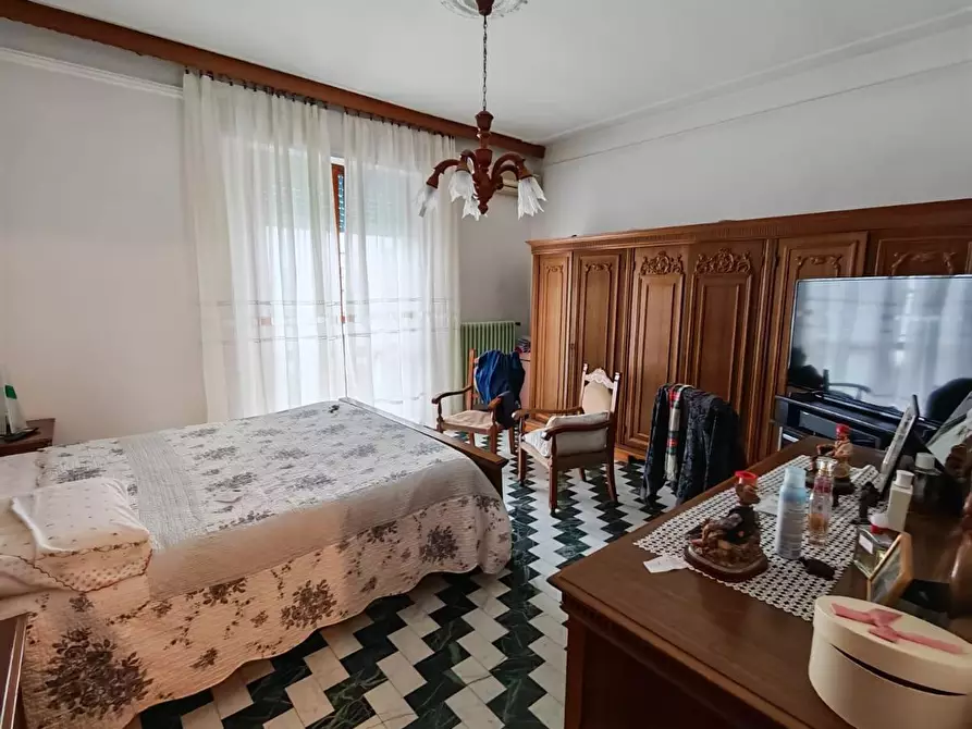 Immagine 9 di Casa indipendente in vendita  a Carrara