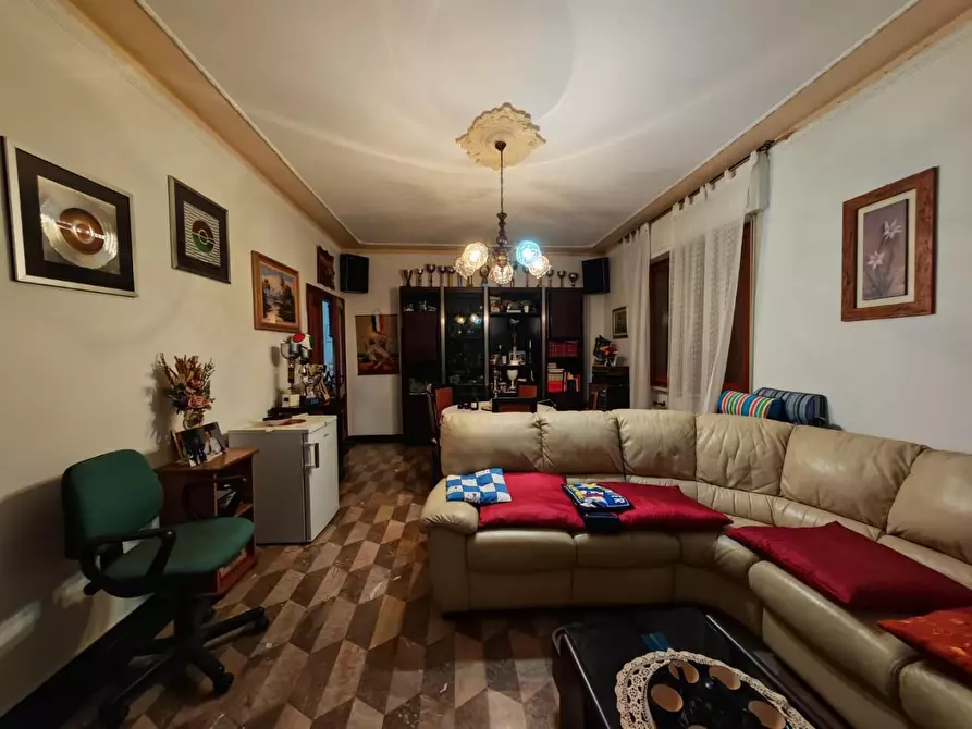 Immagine 4 di Casa indipendente in vendita  a Carrara