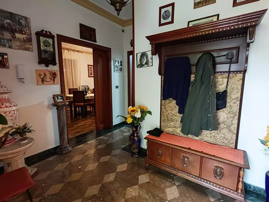 Immagine 2 di Casa indipendente in vendita  a Carrara