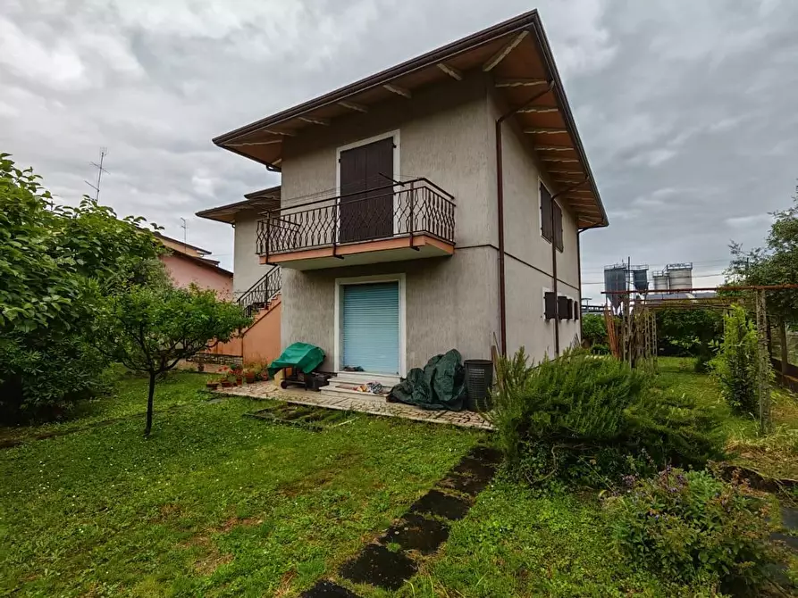 Immagine 21 di Casa indipendente in vendita  a Carrara