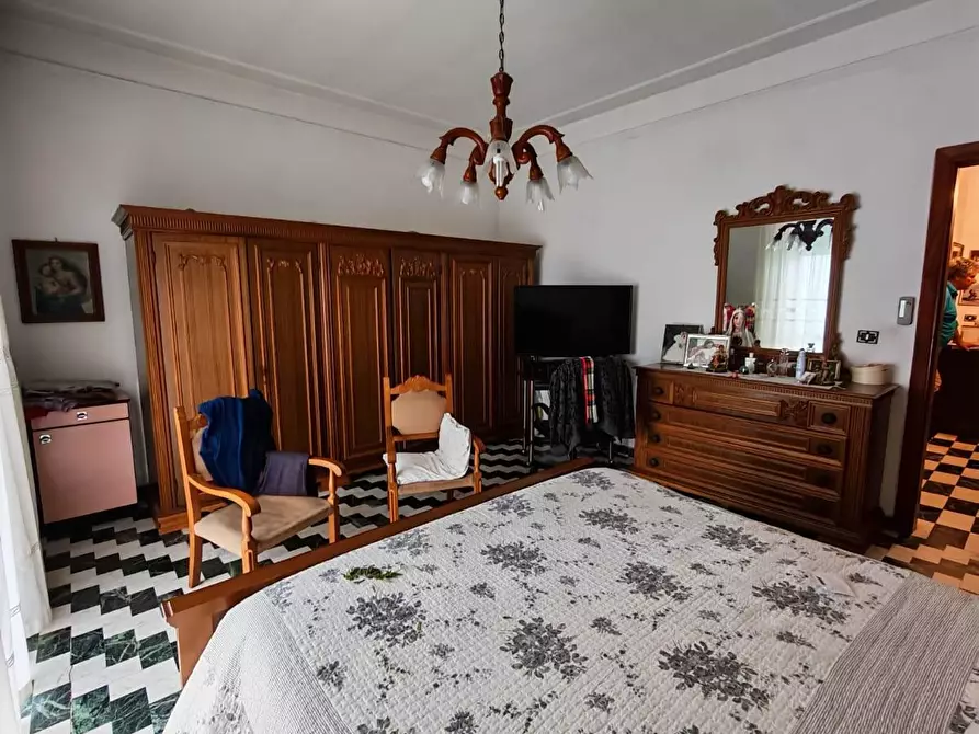 Immagine 8 di Casa indipendente in vendita  a Carrara