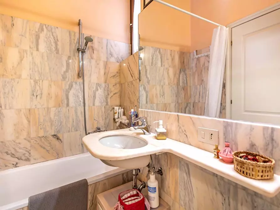 Immagine 16 di Appartamento in vendita  a Pisa